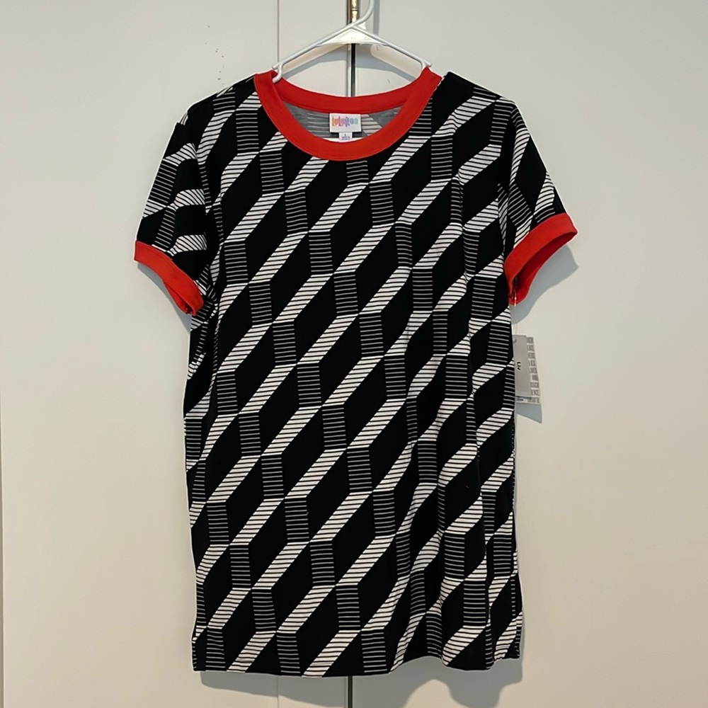 Lularoe Large Liv tee